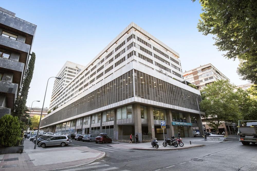 Pierre & Vacances Apartamentos Edificio Eurobuilding 2 Madrid Bagian luar foto